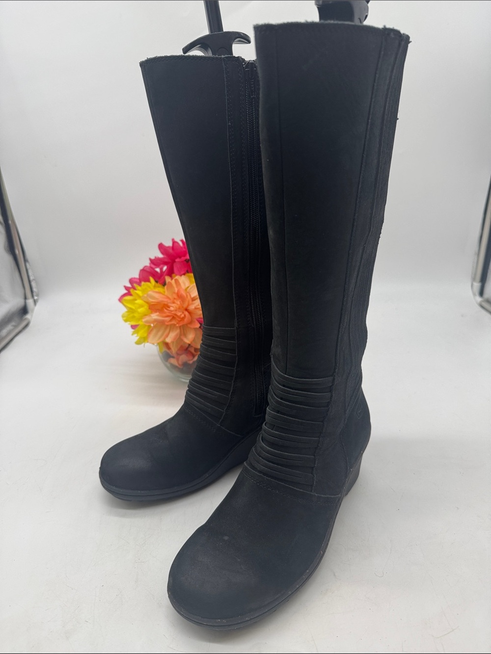 Keen Black Women's Tall Leather Wedge Heel Boots Size 8.5